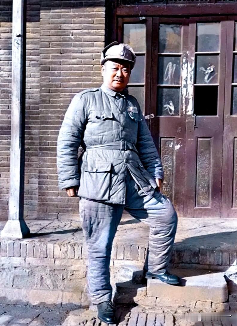 这便是刘峙的真实模样，大家瞧瞧！这而非演戏，也绝非影视剧里演员，而是1948年他