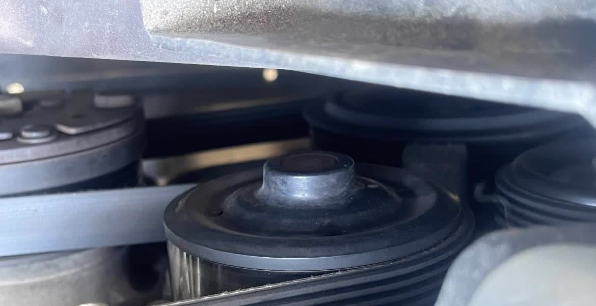 我开了12年的车，跑了10万公里。说明书说十年该换正时皮带，去修理店，皮