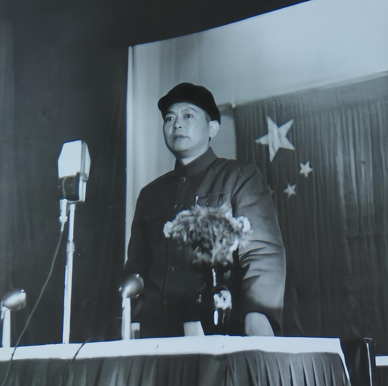 1954年第一届国务院成立，有三位地方一把手，同时被提拔为国务院副总理。第一位是