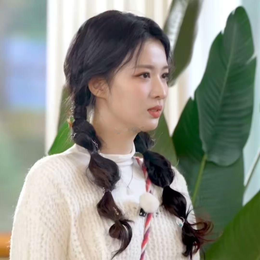 王楚然生气也温柔奔跑吧王楚然连生气都是温柔挂的！表演愤怒版“哥”，结果听