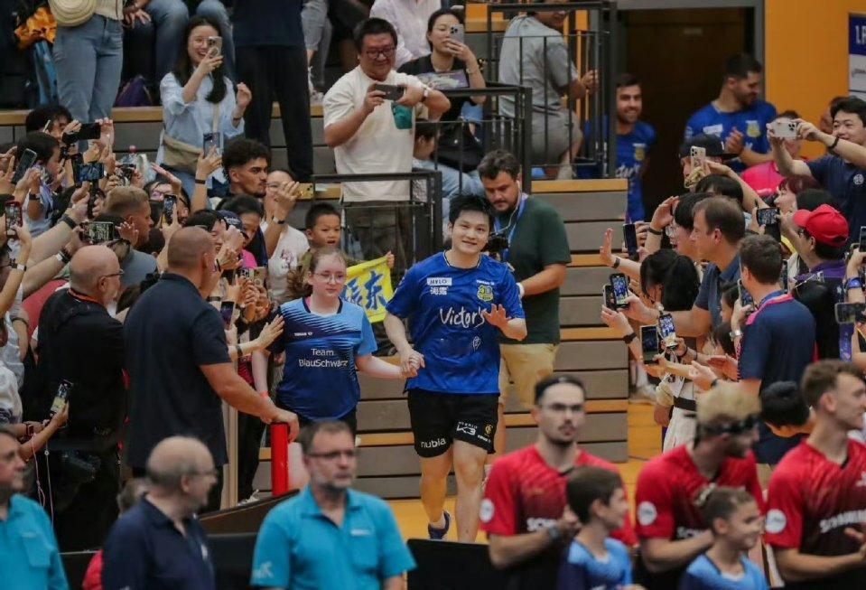 樊振东的跨国乒乓号召力不敢想象，萨尔布吕肯合约到期，他得被欧洲俱乐部抢成什么样