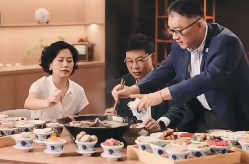 怪不得余承东在华为能站住脚，怪不得余承东能带出五界，最大的原因就是余承东在华为公