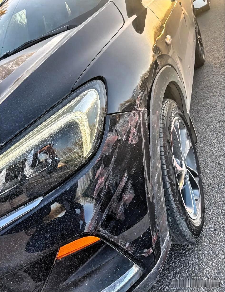 汽车高速路上刹车失灵该如何应对？记住这几步能保命！高速上刹车突然失灵，真的