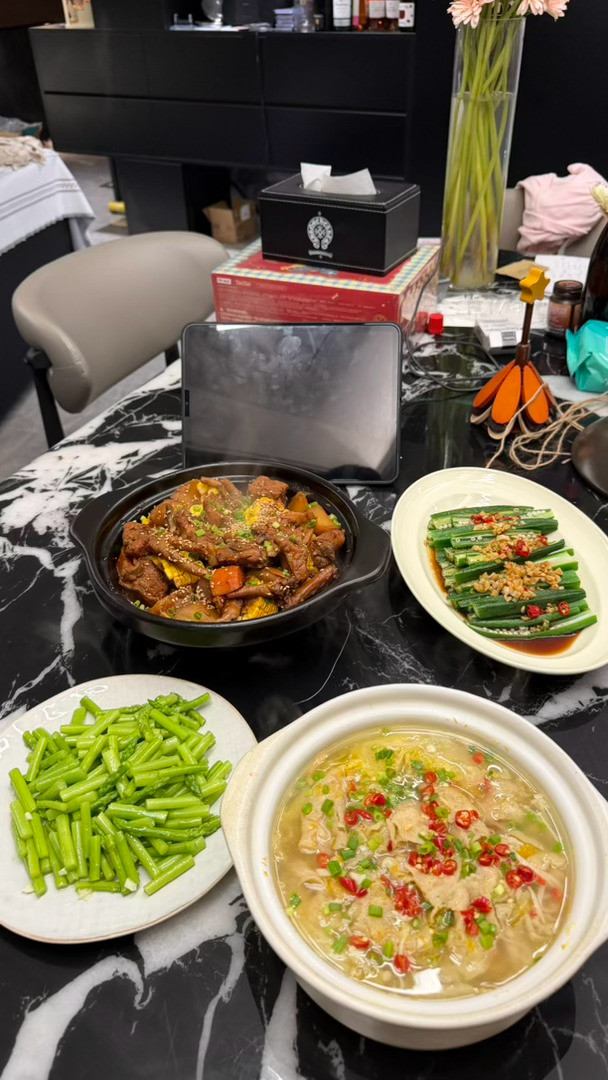妮很会做饭​​​