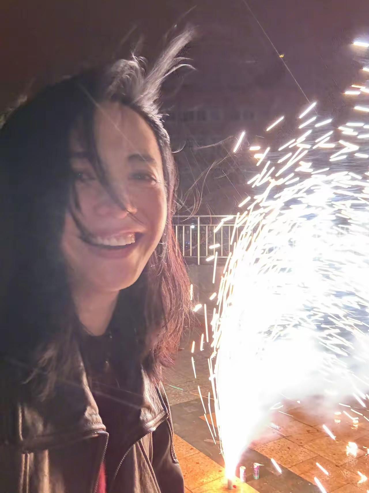 姚晨发布的离婚声明里​让我万万没想到的是，她真的特立独行啊，直接清楚写明这几