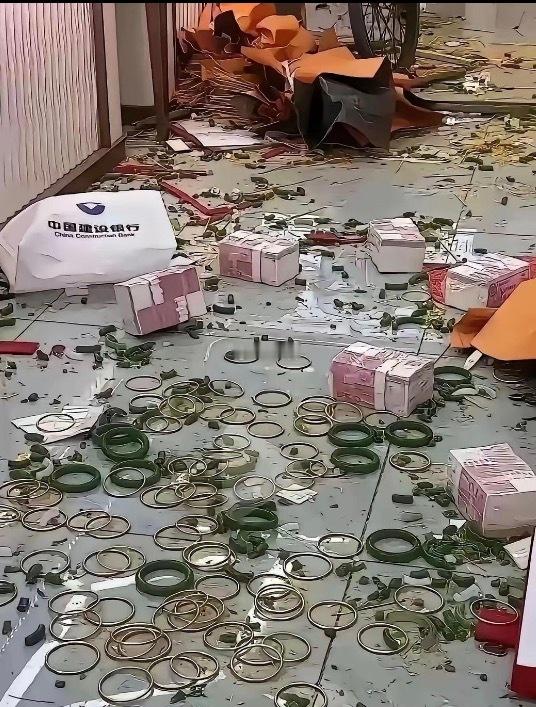 如果是你在，你是拿钱还是拿东西。​​​