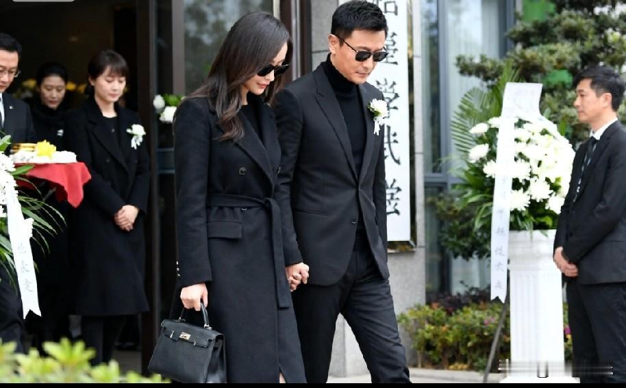 当镜头变成利刃：罗晋唐嫣告别仪式上的狗仔闹剧在娱乐圈这个光怪陆离的世界里，狗