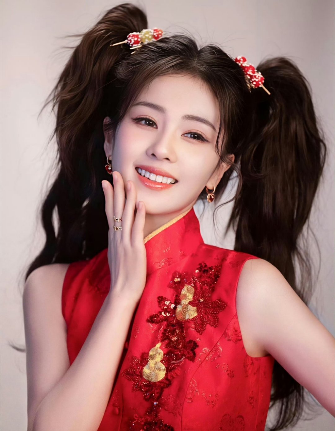 白鹿cos安琪拉又美又强又帅又飒跟李佩仪一样没有不燥候这个李佩仪的义务！