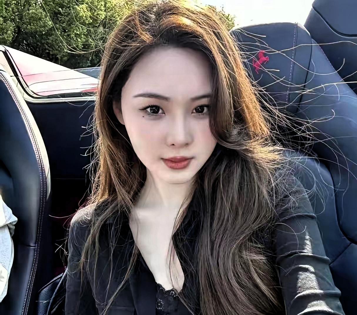在一众围绕汪小菲的女性中，张颖颖与马筱梅一直被网友反复拿来对比，外貌与处事风格的