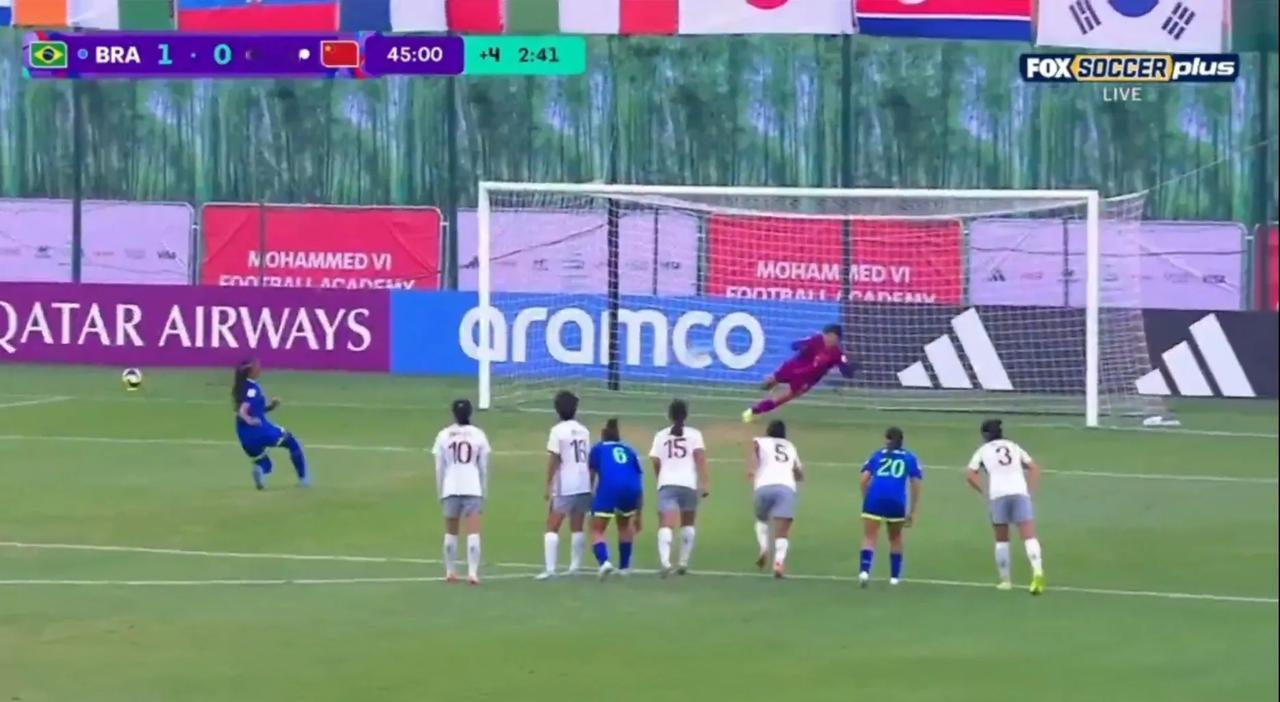 巴西队点球踢飞了,中国U17女足大难不死,太好了!今天巴西队天胡开局,开场才3分