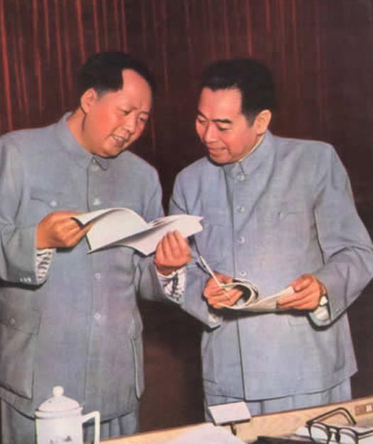 周恩来写下诗句后，蒋介石怒斥戴笠，毛主席评价：恩来真正洞悉了蒋介石的内心！19