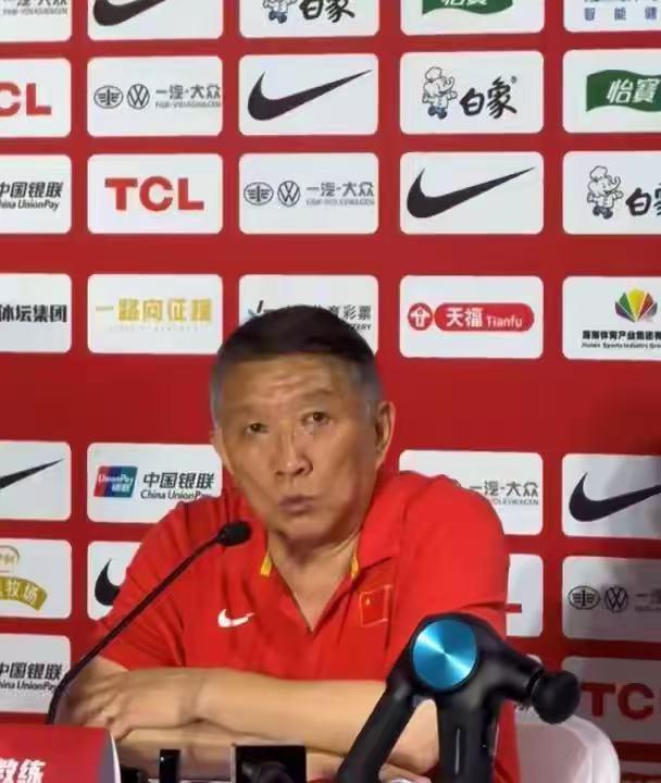 长沙：逆转袋鼠后，宫导一番话，李梦彻底凉凉！二战澳洲，中国女篮4分险胜，罗欣域