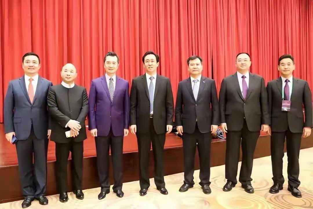 10万亿的正威集团，连贵州银行16亿欠款都执行不下去，目前王文银名下只有1.6亿
