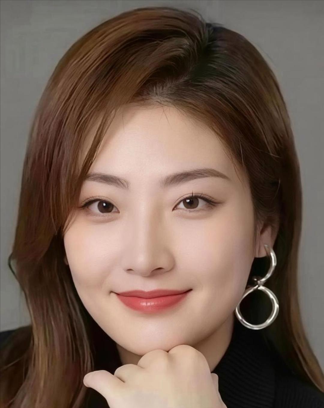 很多人都以为，宗馥莉迟迟未婚，是因为把全部心力都投在事业上，铁了心要一辈子单身。