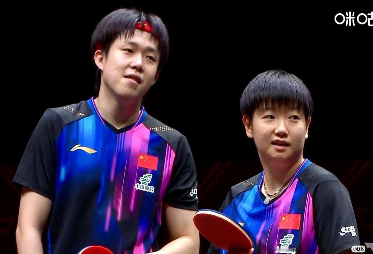 裁判改判，王楚钦孙颖莎都笑了。2023年WTT新加坡大满贯混双1/4决赛，莎