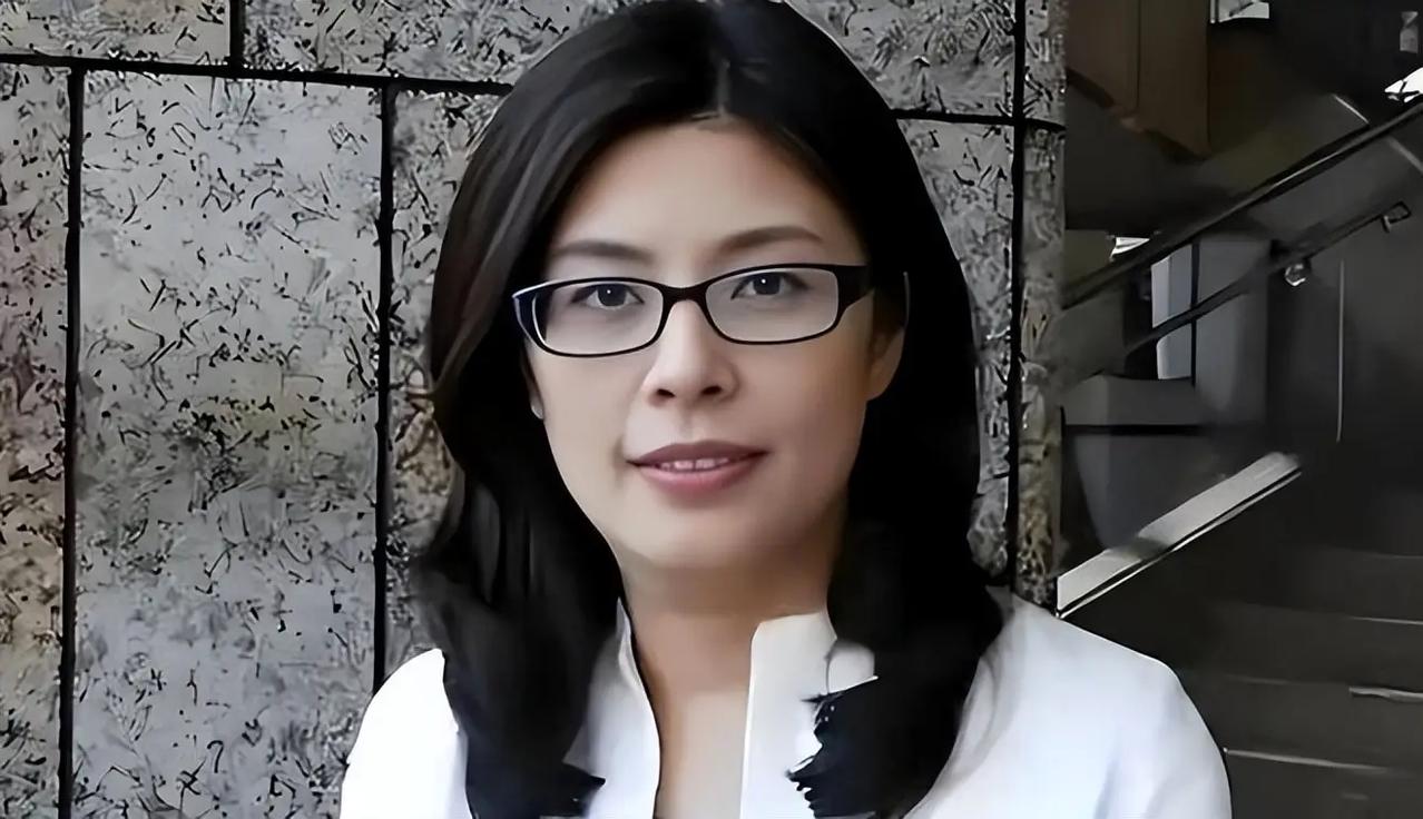 伤害性不大！侮辱性极强！台湾资深媒体人单厚之发文表示：去年11月，郑丽文接任国