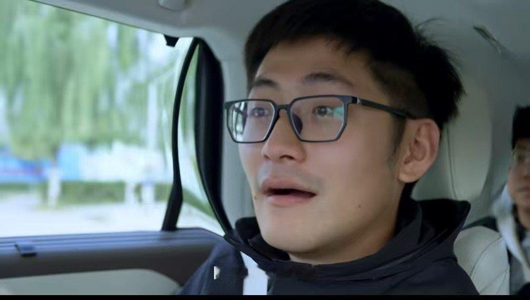 长城汽车VLA首搭魏牌蓝山看这发布会预告给我整好奇了——又是“让AI学会害怕”