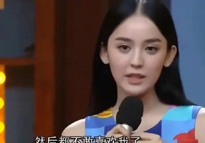 汪涵:“现在还有人追你吗？”古力娜扎:“本来追我的人很多，但是他们一看到我的爸爸