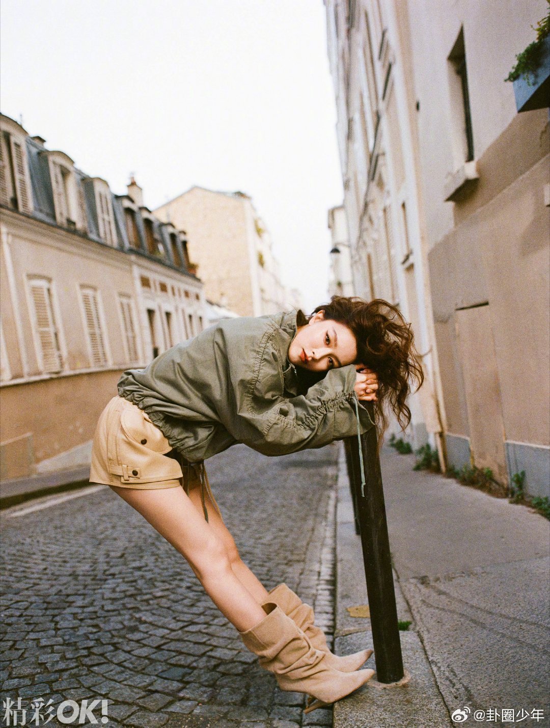 文咏珊好长的腿文咏珊垫脚蹲高难度动作被她轻松拿捏，修长美腿配上绝佳体态，每一帧都