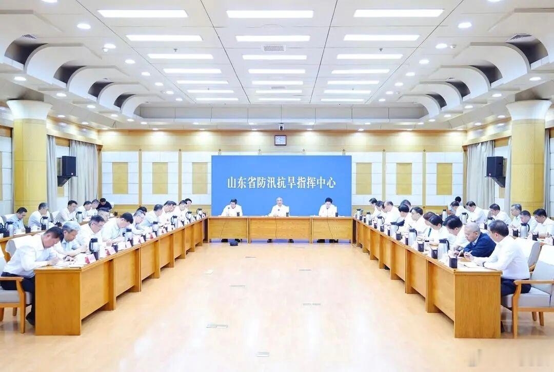 山东的一把手还是比较低调的，不过在这个时候也选择亲赴一线了，因为防汛抗洪工作不太