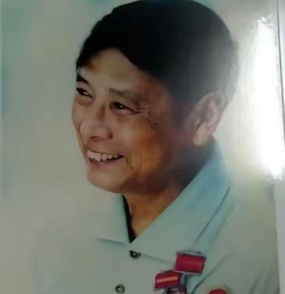 20世纪的战争中，志愿军通信员重伤被围，美军头子奸笑道别急，先耍会儿。200个大