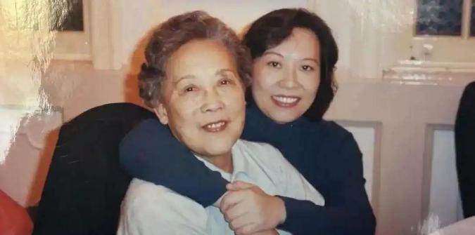上海姑娘张玮掏空家底，给恩师买了一套养老房。谁知20年后恩师离世，张玮拿着钥匙去