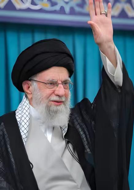 很多人说哈梅内伊应该赶紧去莫斯科养老去，迟了就是马杜罗的下场。很想问问这些人，莫