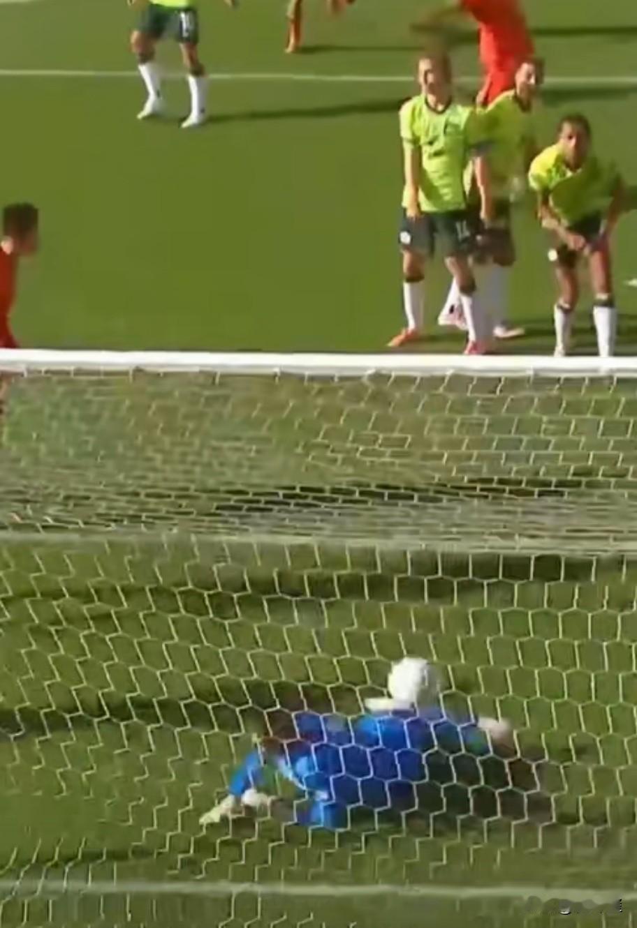 中国足球为什么突然就行了呢？经常看到某个国家足球队对阵强队时，反败为胜。