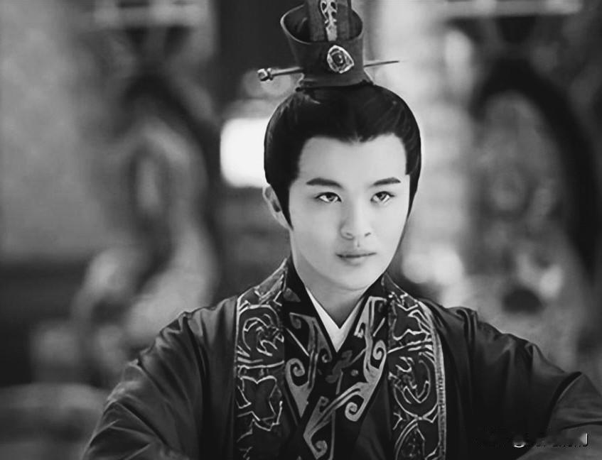 汉高祖十年的朝会上，刘邦坐在龙椅上，扫视着殿下的文武百官，突然开口说了一句让所有