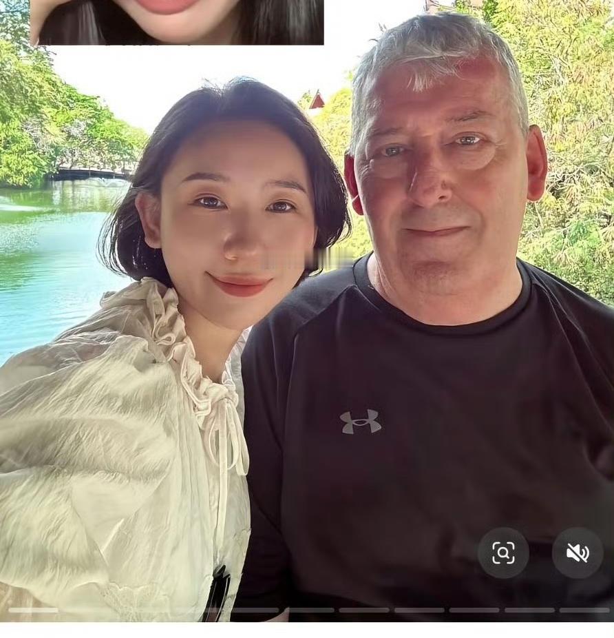 中国女子嫁了一个大她29岁的英国老公，两人正在泰国度假。看她发的视频庆祝自己的儿