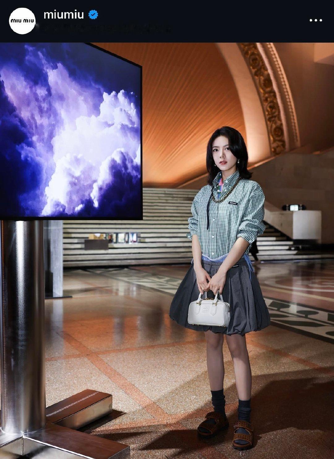 赵今麦｜MiuMiu官方ins首图认领上海活动出图，品牌待遇拉满👏