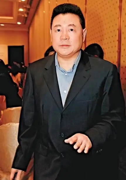 一次，刘銮雄上厕所时，发现很多男人方便后都不洗手，他觉得很恶心，此后，他再也不敢