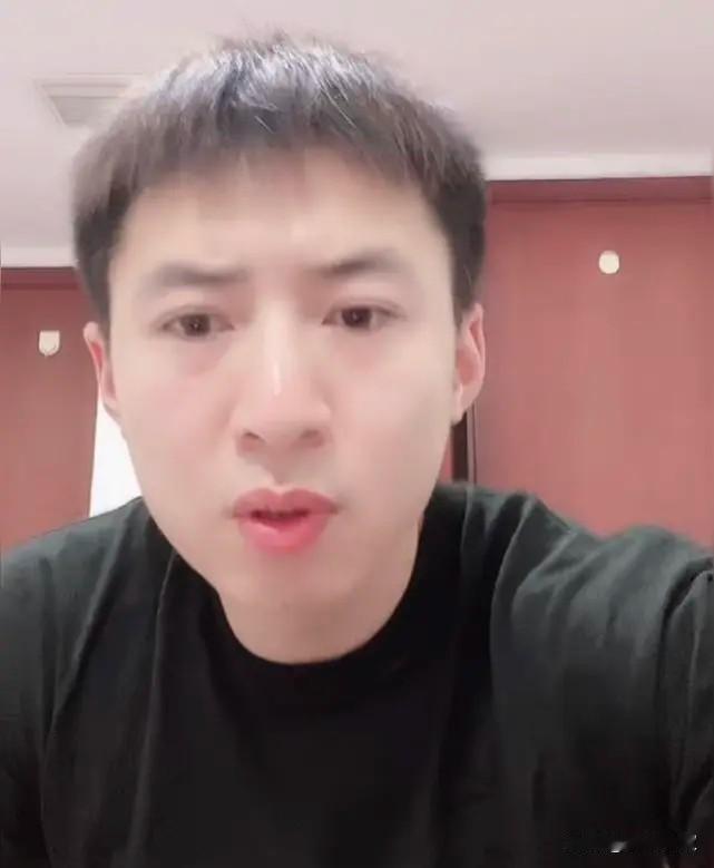 我网友问方博:樊振东哪一项打的最差？方博说:小胖哪一项最差？他哪一项都挺好