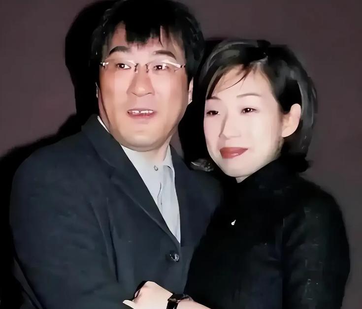 1994年，李宗盛婚内爱上林忆莲，为求新鲜感偷偷同居，没持续多久林忆莲便怀了孕，