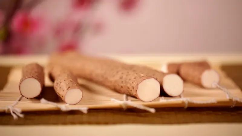 要说补脾最好的穴位，脾俞穴、足三里穴和中脘穴都很厉害。脾俞穴在背部第11胸椎棘突