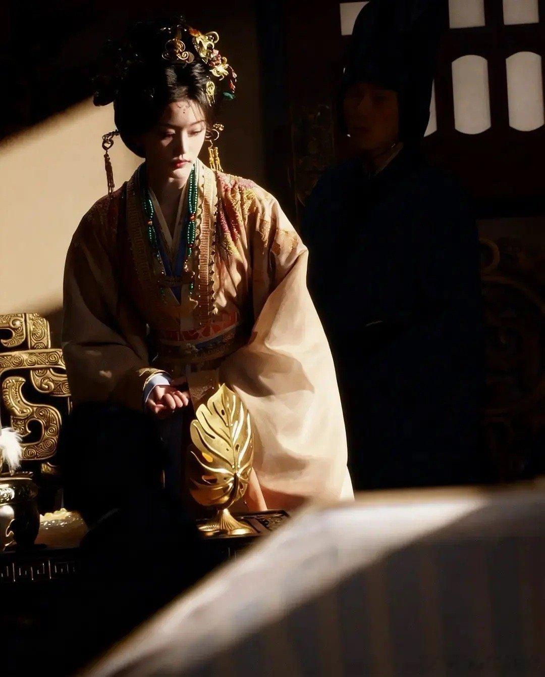 代露娃粉丝会后悔推了昭阳公主吗也就拍一个月，结果现在抠脚还得罪b站妆造也特别美，