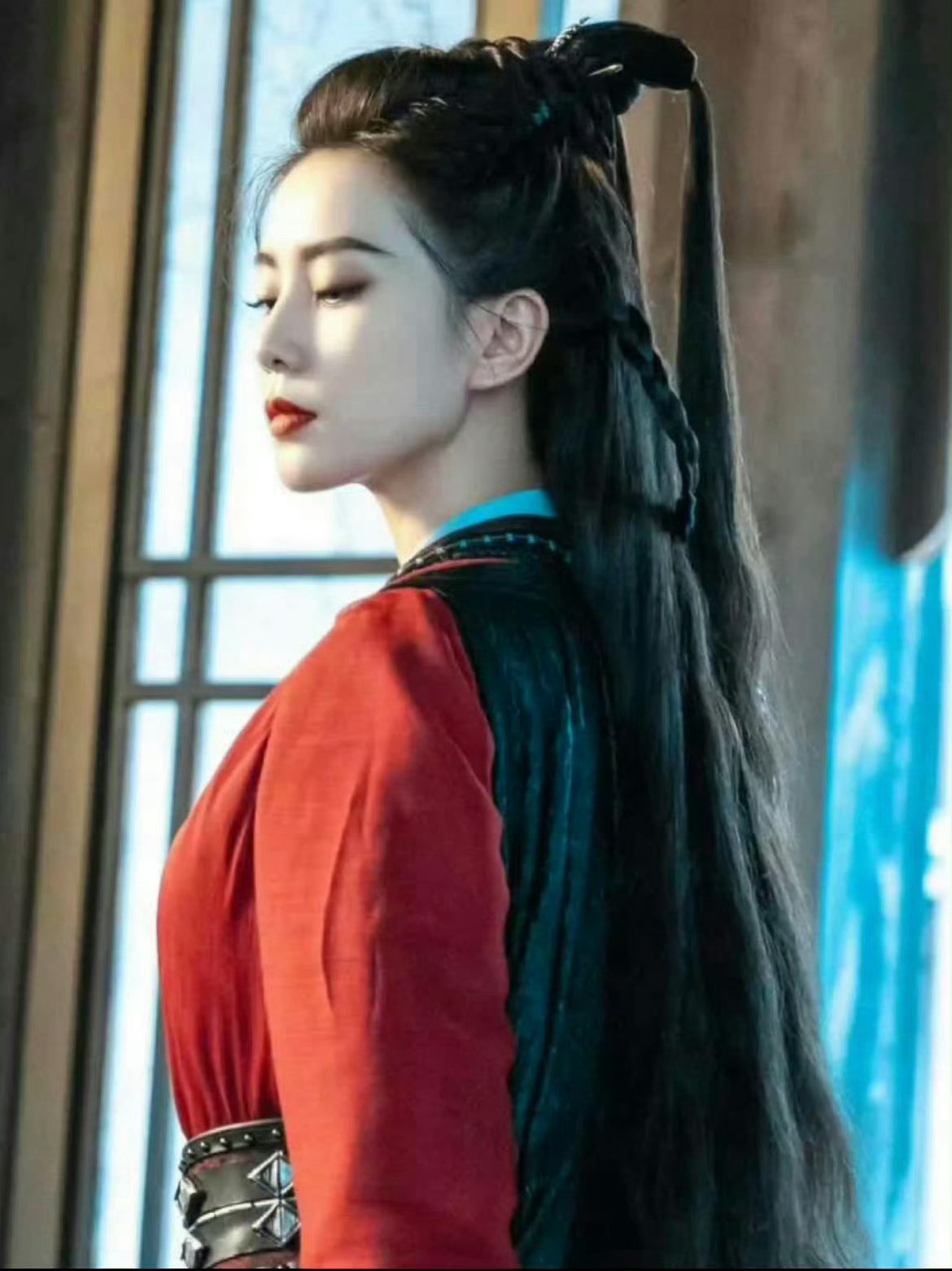 一念江南是一念关山的续作靠刘诗诗单扛大爆的《一念关山》，现在又又又又爆成ip系列