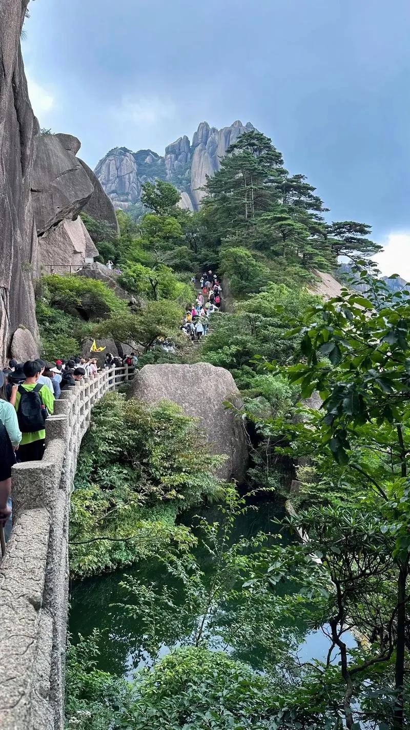 黄山风景区等三大景区将在2025年国际妇女节前夕对全球女性免门票！具体时间为2