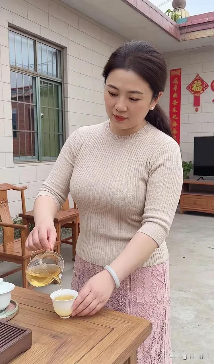 我在50岁那年，给自己立了条死规矩——非直系亲属的饭局，一律不去；非工作必要