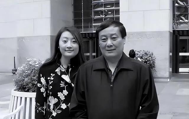 宗馥莉和母亲早就知道宗庆后还有3个孩子的事情，她没有反对瓜分遗产，而是说动父亲做