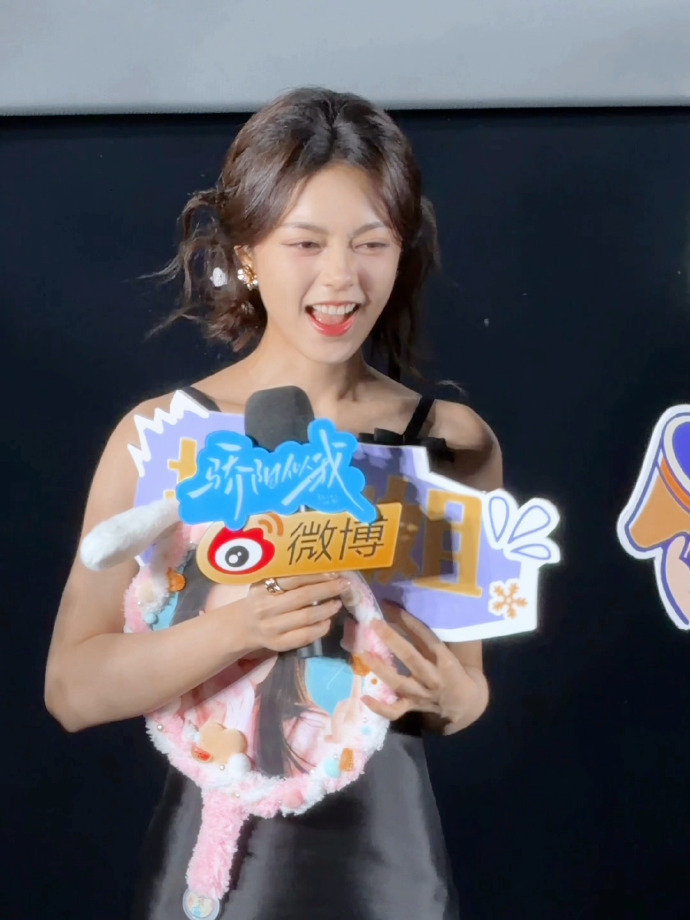 赵今麦兔老大适配度 赵今麦和兔老大的适配度~想把家麦此等萌物一口吞食之