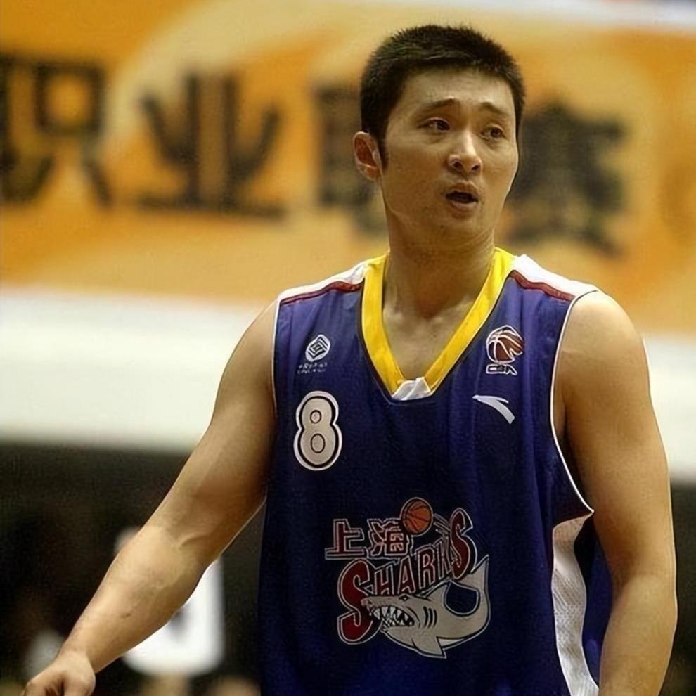 46岁刘炜卸任返乡！半生篮球逐梦，如今烟火绕身46岁CBA“万分先生”刘炜