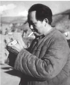 1950年，美国借朝鲜战争爆发之时，在朝鲜、台湾、越南三个方向对中国形成战略包围