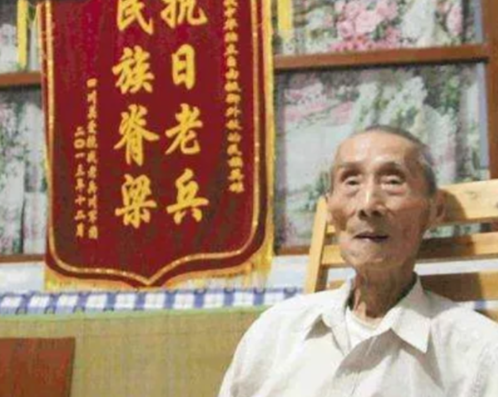 1942年，一战士在埋雷的时候突然尿急，便找了个地方解决。不料，这泡鸟竟杀死了鬼