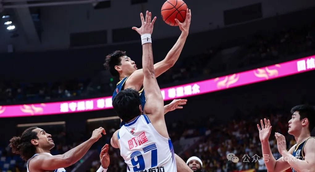 CBACBA常规赛第39轮先赛两场，广东队和北京队先后出战。这一轮比赛，广东队在