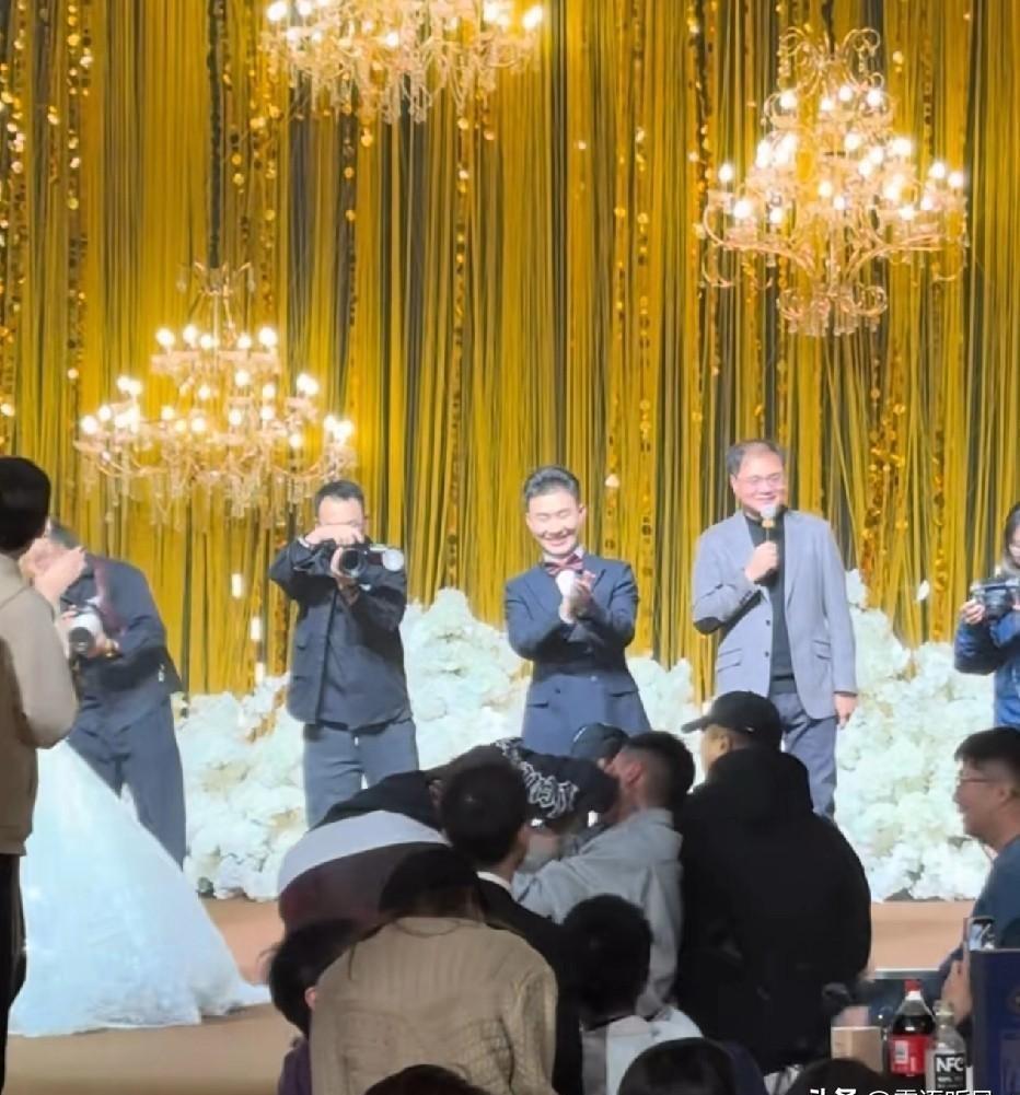 **9岁郭汾阳婚礼“抢捧花”，真不是顽皮，而是直奔“大哥郭麒麟”？这孩子，心思