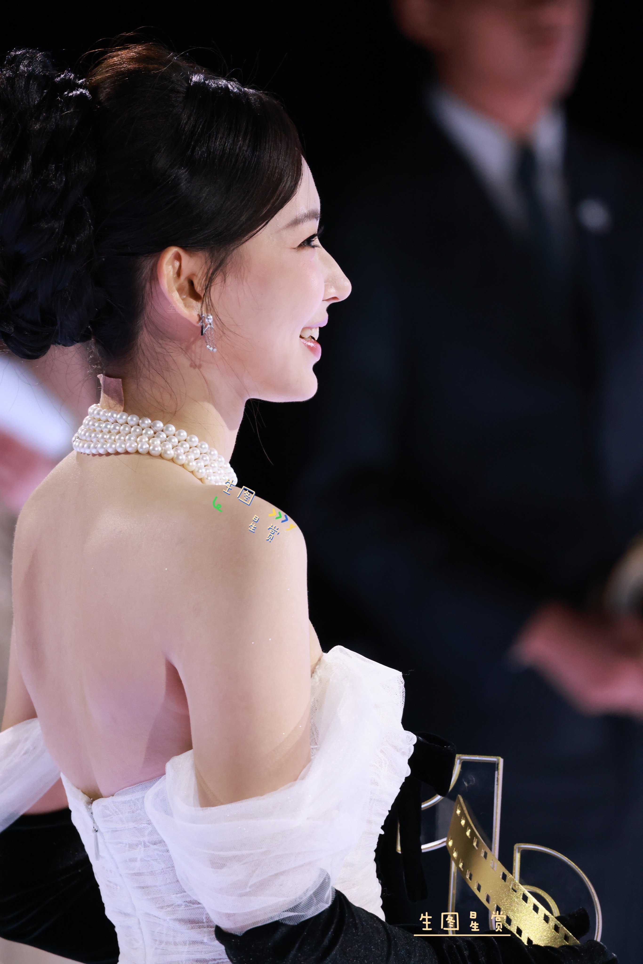 程潇生图美貌深夜来袭，芭比辣妹白到让人移不开眼🙌抖音电影