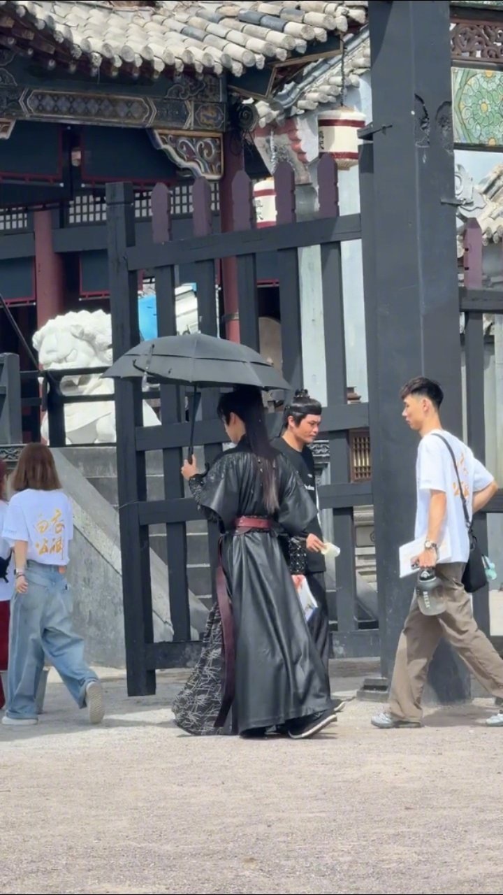 龚俊白衣公卿首套造型路透，真的很帅呀！白衣公卿​​​