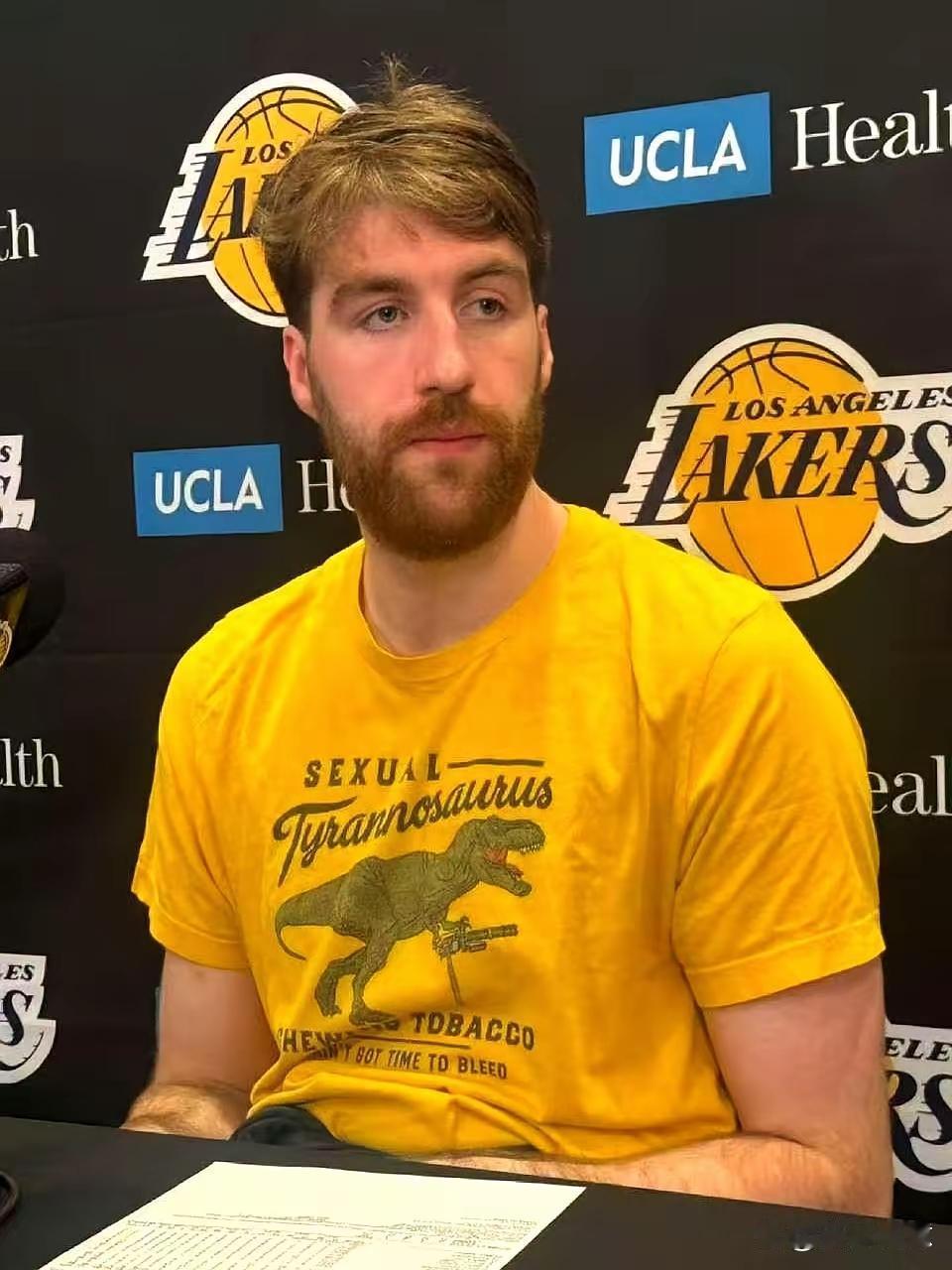 把话挑明：湖人缺的压根不是后卫，是能打硬仗的3D锋线。最近有人把勇士的梅尔顿