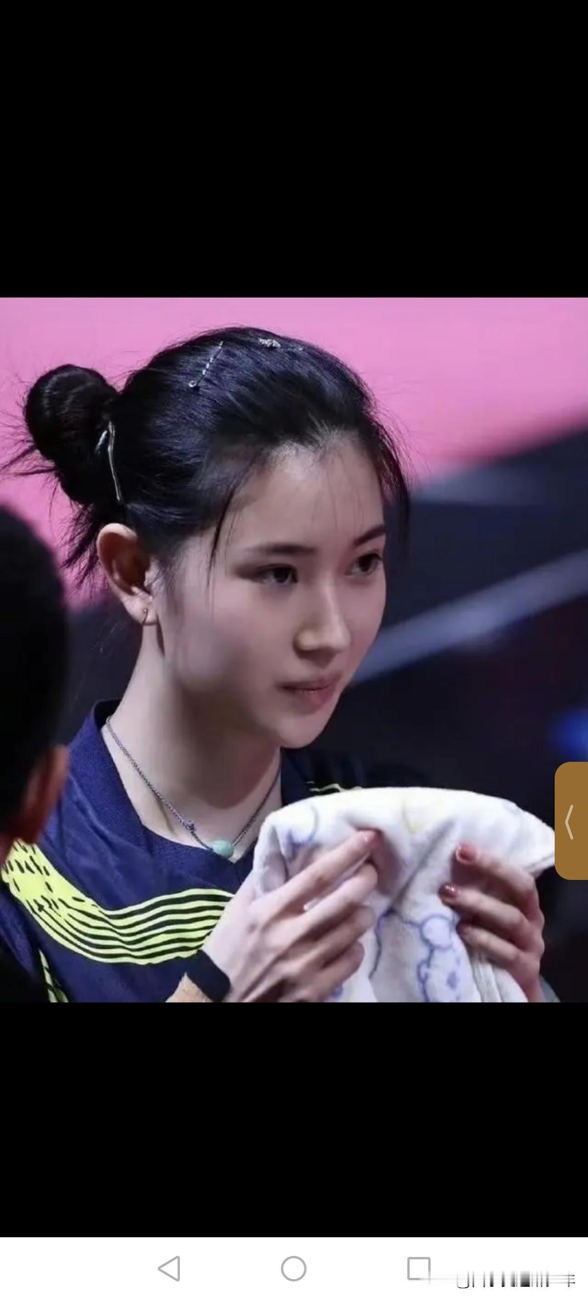 这就是王添艺，目前中国乒坛第一美女当属王添艺，这是我最喜欢的一张图片，非常的养眼